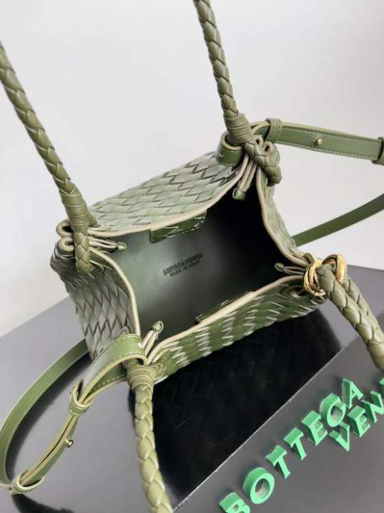 Picture of Bottega Veneta Handbags _SKUfw184063004fw